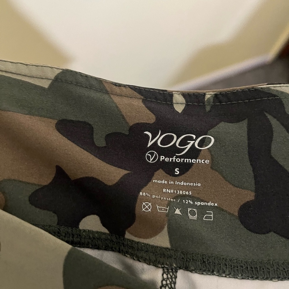 VOGO Athletica Camouflage Leggings - Picture 3 of 5